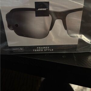 NWOT NEVER OPENED BOSE SUNGLASSES WITH INTEGRATED BOSE SOUND AND BLUETOOTH